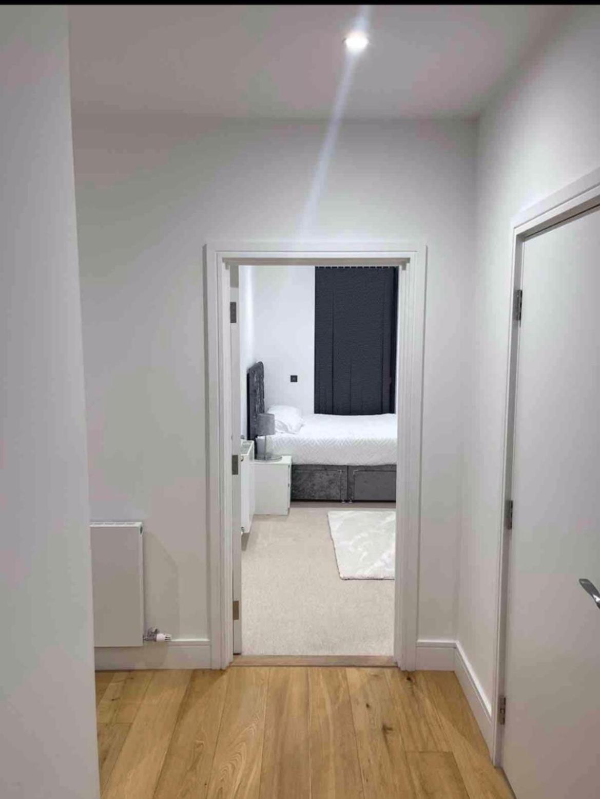 Luxury Top Floor Penthouse Apartment Near Heathrow London Exteriör bild