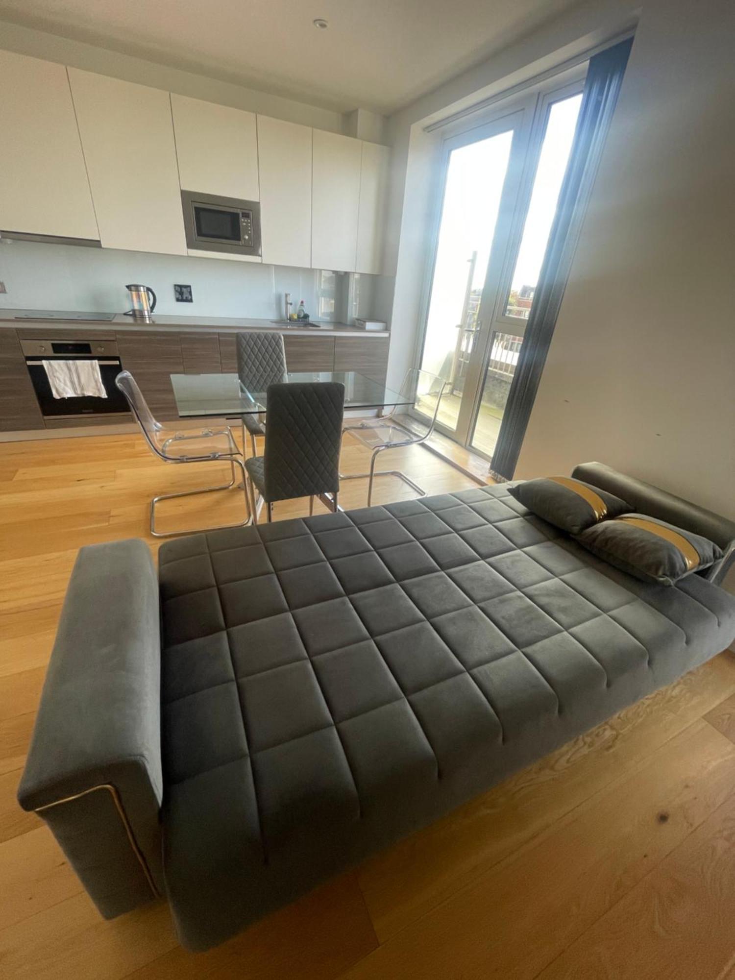 Luxury Top Floor Penthouse Apartment Near Heathrow London Exteriör bild