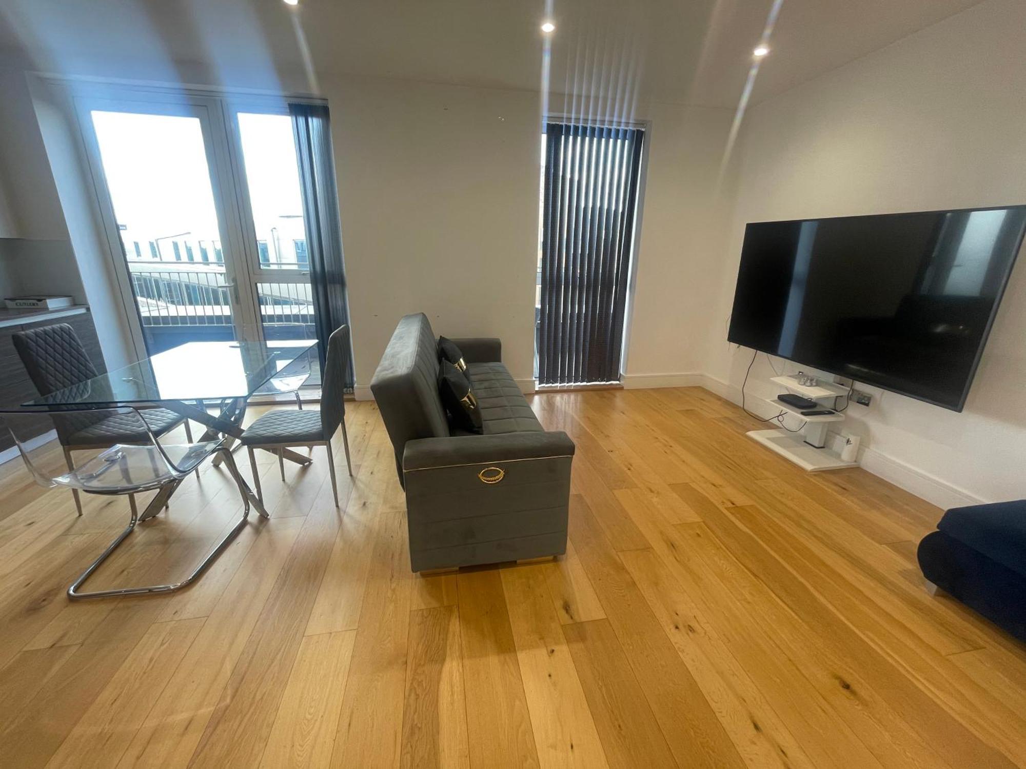 Luxury Top Floor Penthouse Apartment Near Heathrow London Exteriör bild